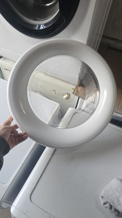 Vând hublou mașina de spălat rufe