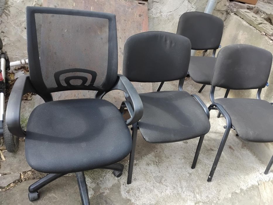 Частично обзавеждане на офис