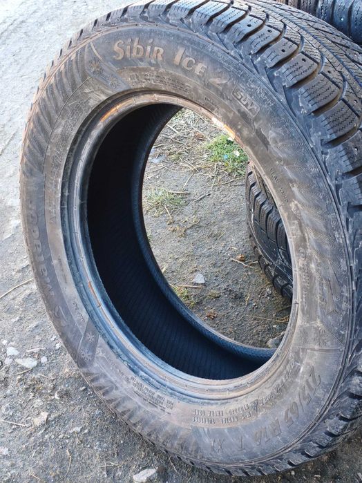 Зимняя резина 215/65R16