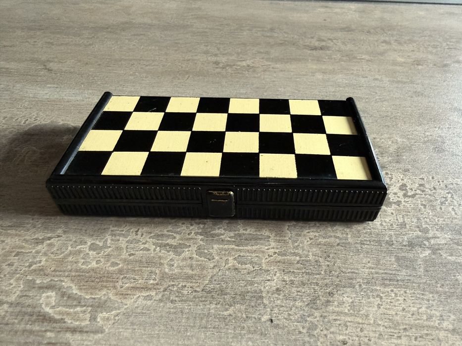 Joc de sah magnetic