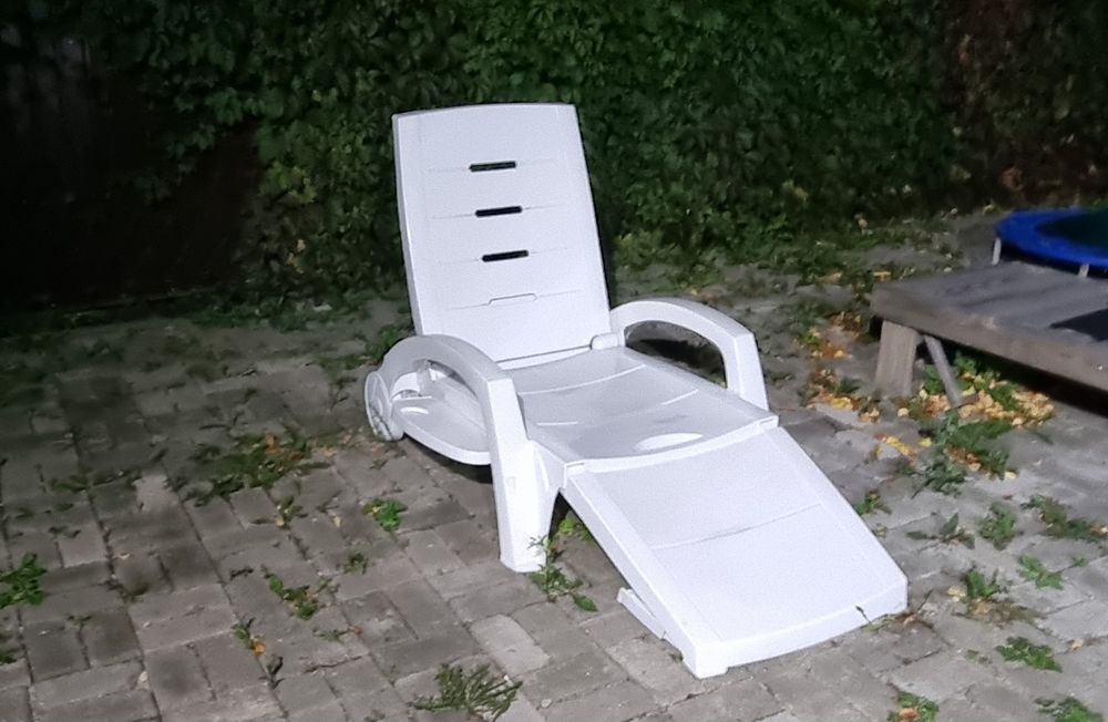 Продам новый шезлонг