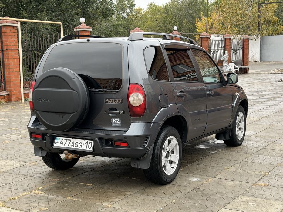 Продам ниву шевроле 21 год