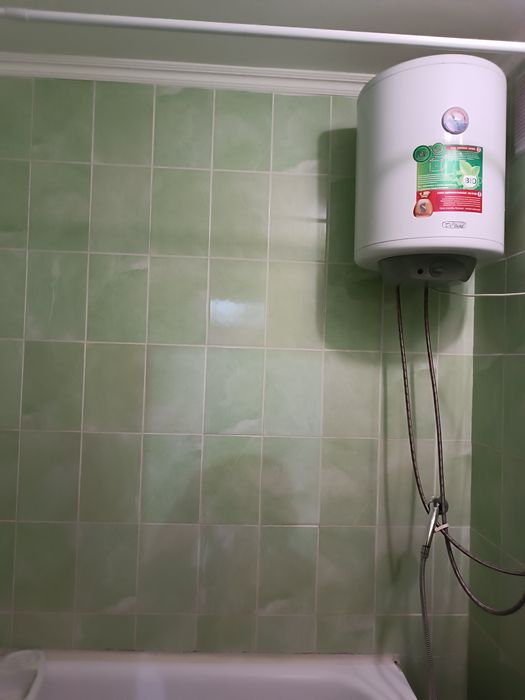 Срочно! продаю 2-х комнатную на Юго-Востоке 30 мкр ул. Рыскулова - Vista 2