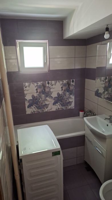 Închiriez apartament cu 2 camere