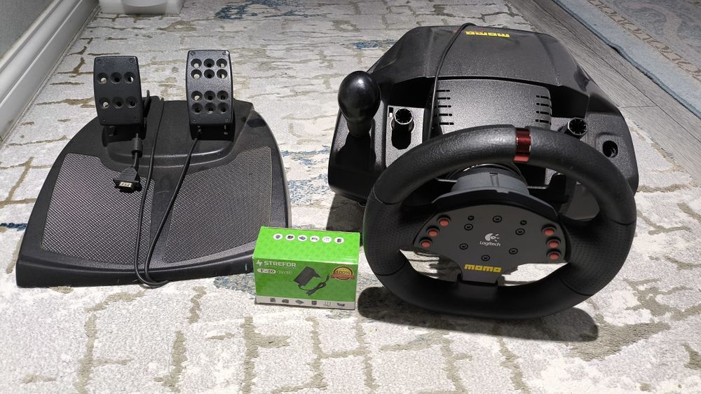 Руль Logitech Momo Racing | Игровой контроллер