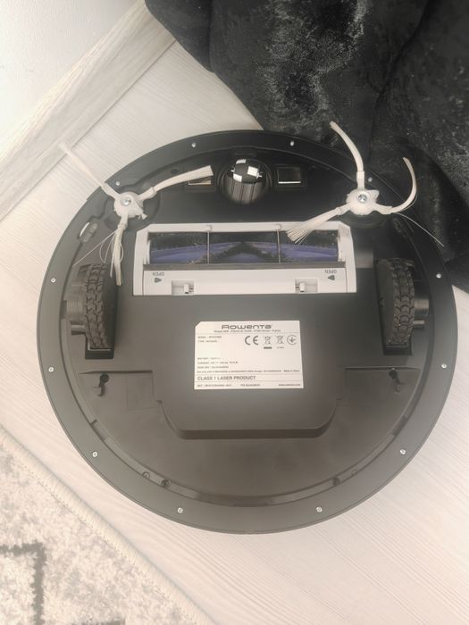 Aspirator robot Rowenta E-xplorer serie 75  defect