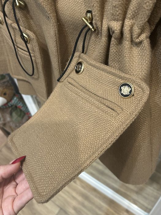 Късо кафяво палто