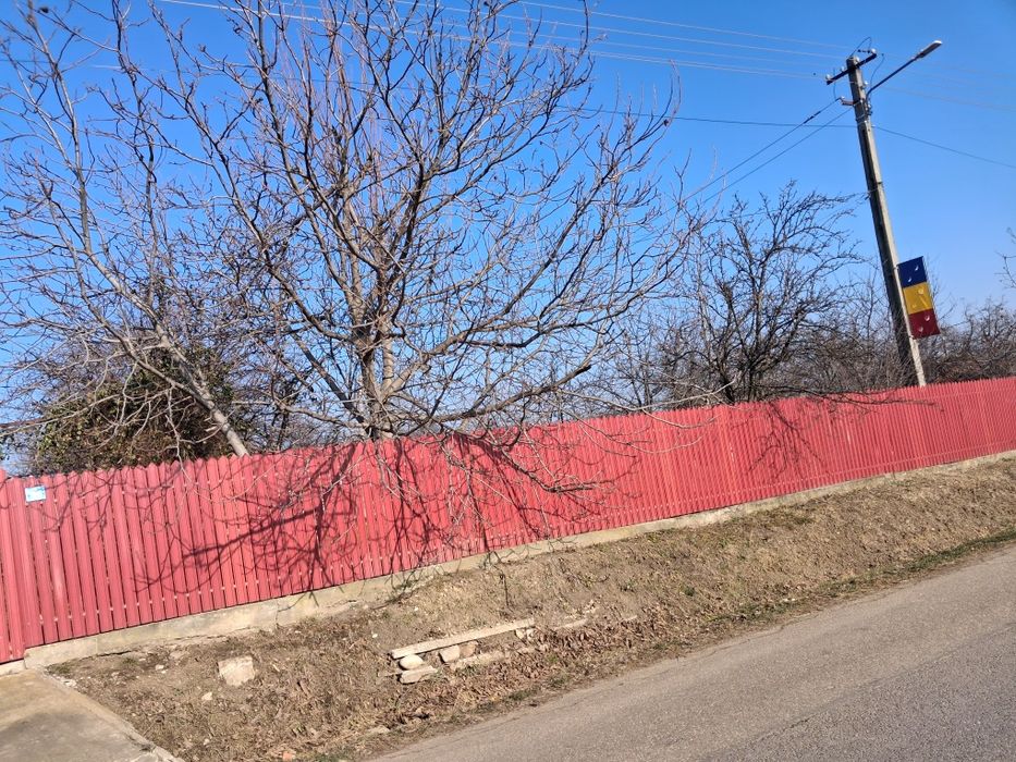 Casa+teren de vânzare 1500mp