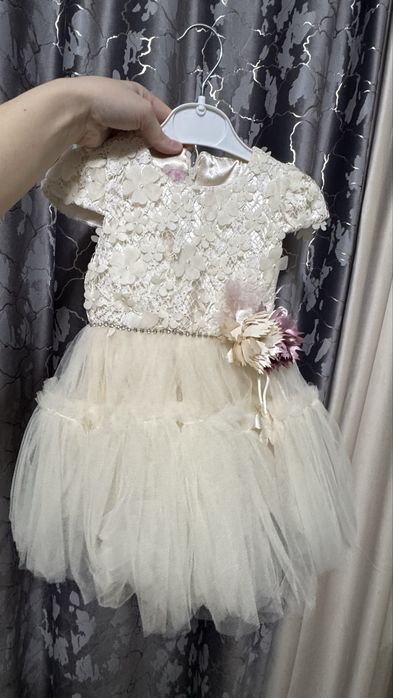 Продам платья на девочку