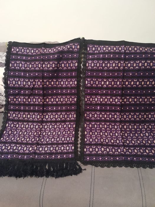 Piese costum traditional