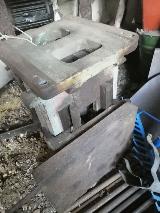 Продам станок деревообрабатывающий.