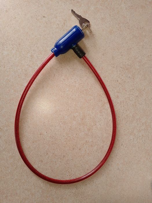 велосипедный тросовый замок.