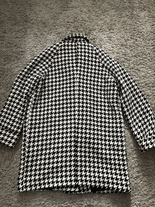 Пальто с гусиным принтом