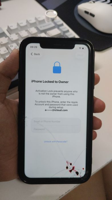 iPhone 11 64 gb / 72% iCloud Lock