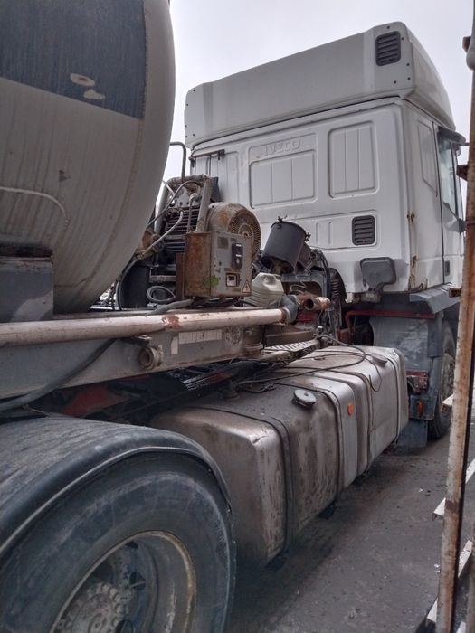 Продам цементовоз  IVECO.
