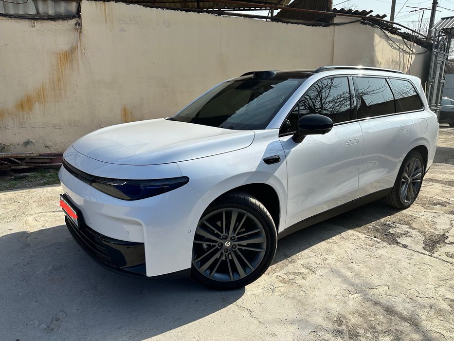 Продаётся Leapmotor C16 гибрид 2024