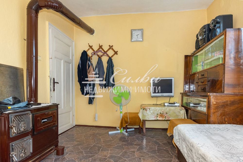 Самостоятелна едноетажна КЪЩА - кв. Дивдядово!