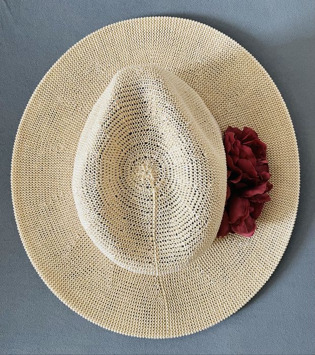 Дамска шапка Vince Camuto