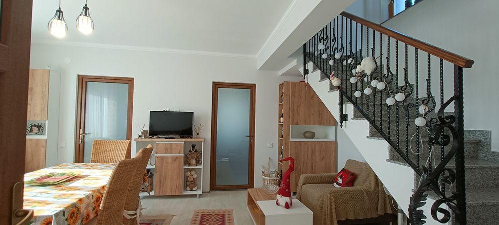 Casă noua complet utilata Șimnicu de Sus - pârâu, iaz, lângă padure