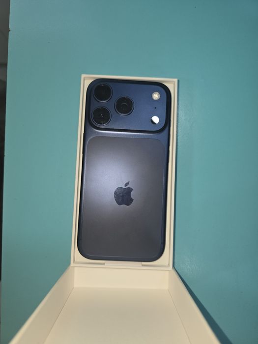 Новые, запечатанные телефоны