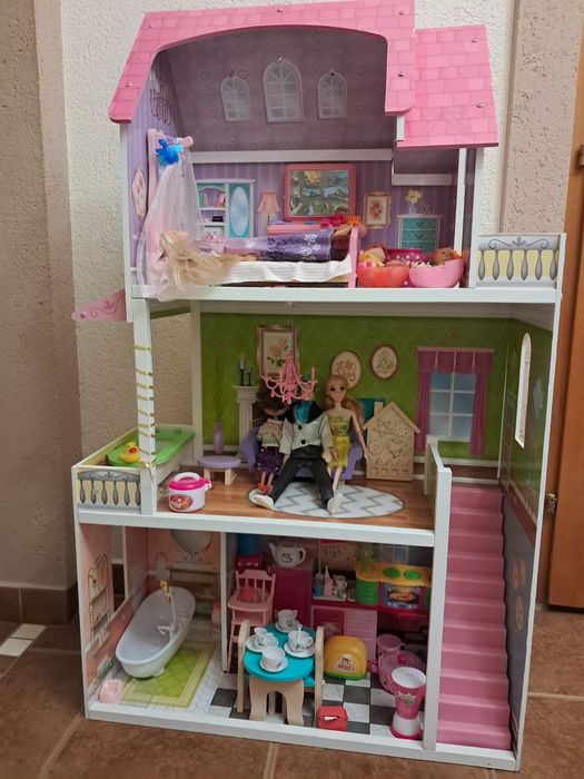 Căsuță de păpuși