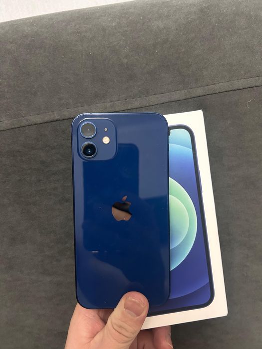 Продам айфон 12. 64 гб