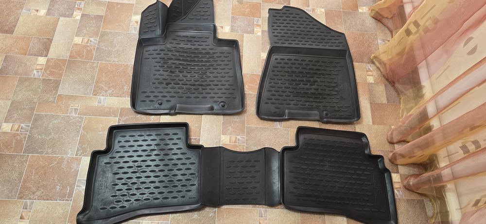 Продам полики на Туксон