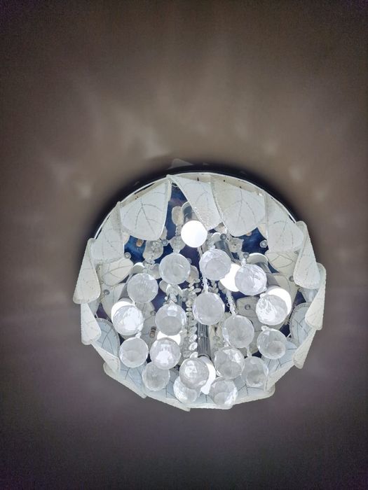 Продам потолочный светильник