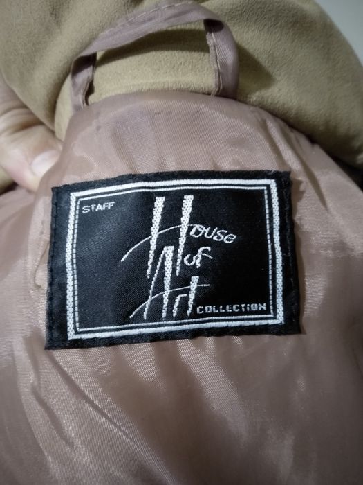 Haina dama matlasata lunga, impecabila, mar 46, House of Art