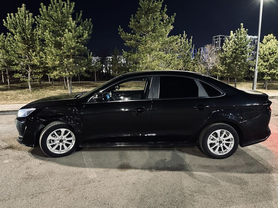 Продаю машину Kaiyi E5 комфорт + класс (дочерний бренд Chery)