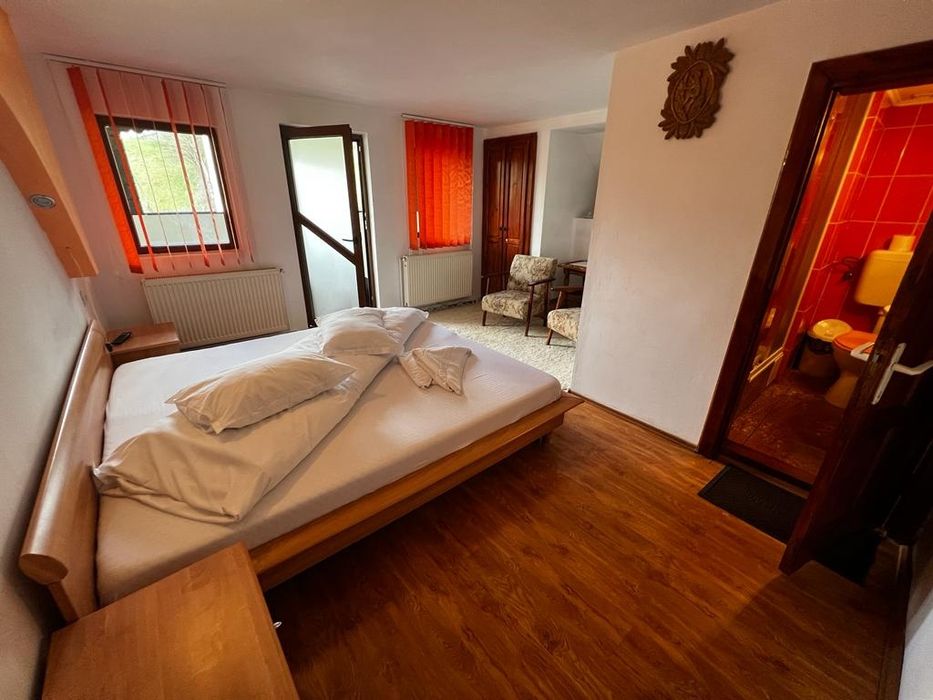 Cabană de inchiriat la Rucăr liberă 6