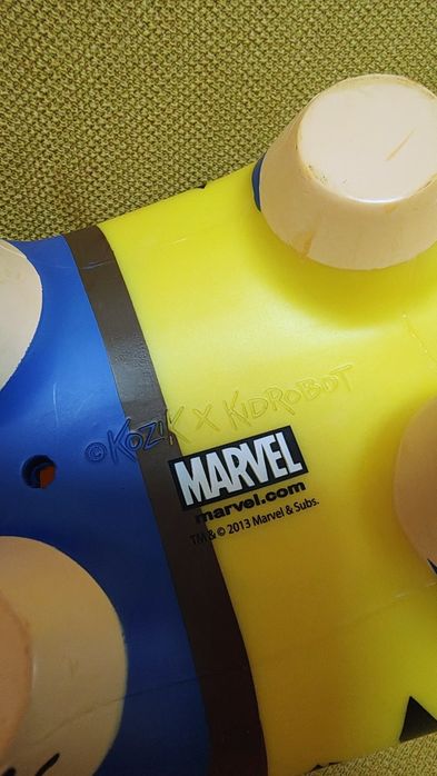 Kidrobot x Marvel Wolverine Labbit,  колекционерска винилова фигура, проектирана от художника Франк Козик.