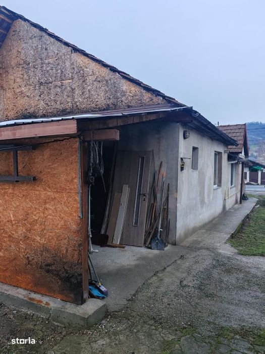 Casa caramida, teren 759 mp, garaj, la 3 km de Baia Mare, Tautii de Su