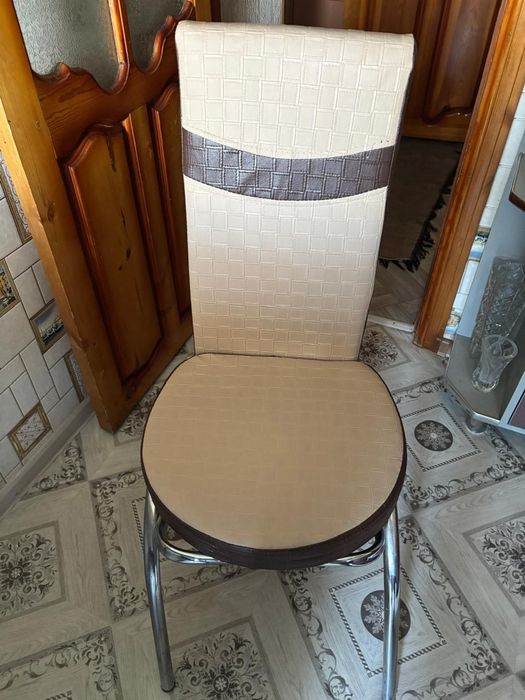 Продам кухонный  стол, 6 стульев