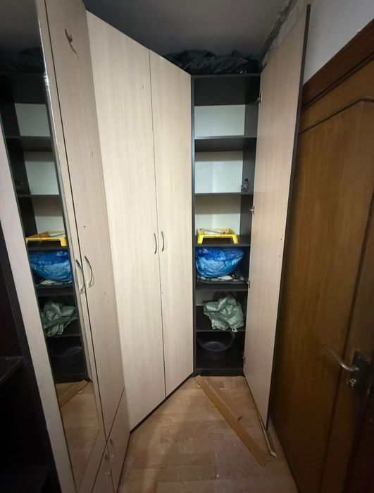 Шкаф под потолок