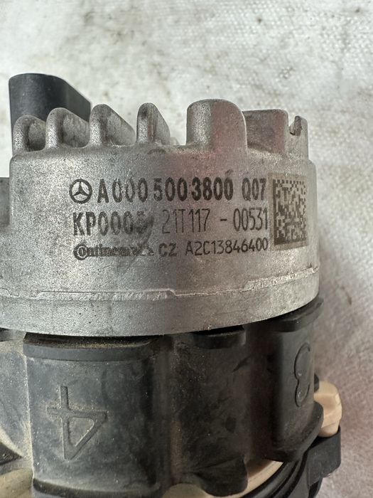 Pompă recirculare apă mercedes.