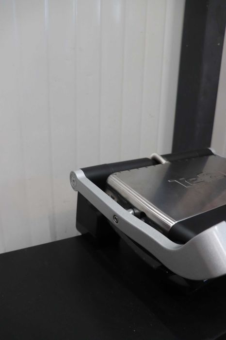 Контактна скара Tefal OptiGrill, 6 програми,дисплей за ниво на готвене