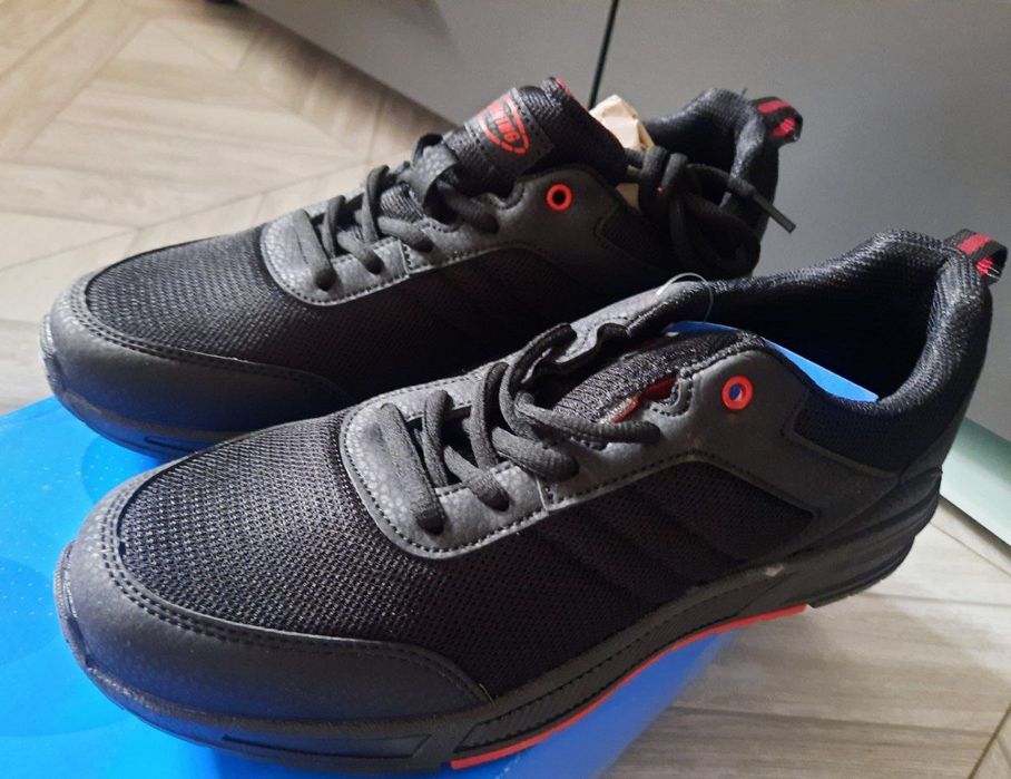 Сеточные кроссовки