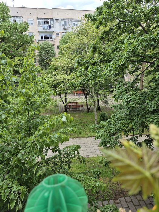 Под наем голям апартамент 100 кв.м. в топ център