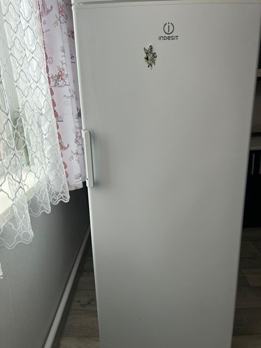 Продам морозильник
