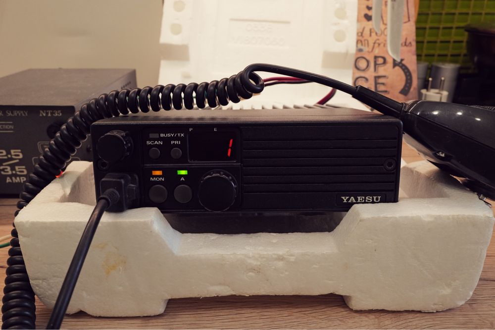 Statie emisie receptie Yaesu Transceiver FTL 2011 VHF 12 canale