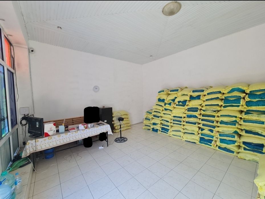 1 линия 42м2 дукон ижарага берилади.