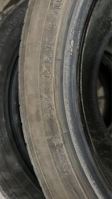 Шины 235/45R18 (2шт)