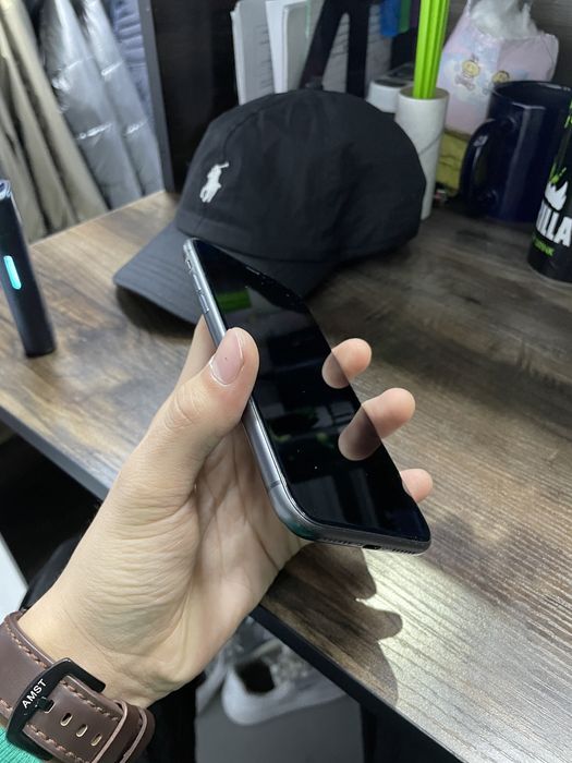 Продаю айфон 11 64гб