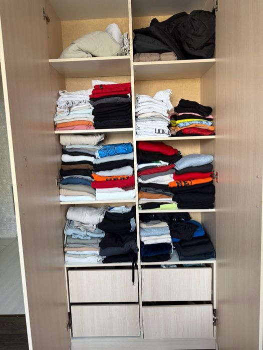 Продам мебель  шкаф кровать