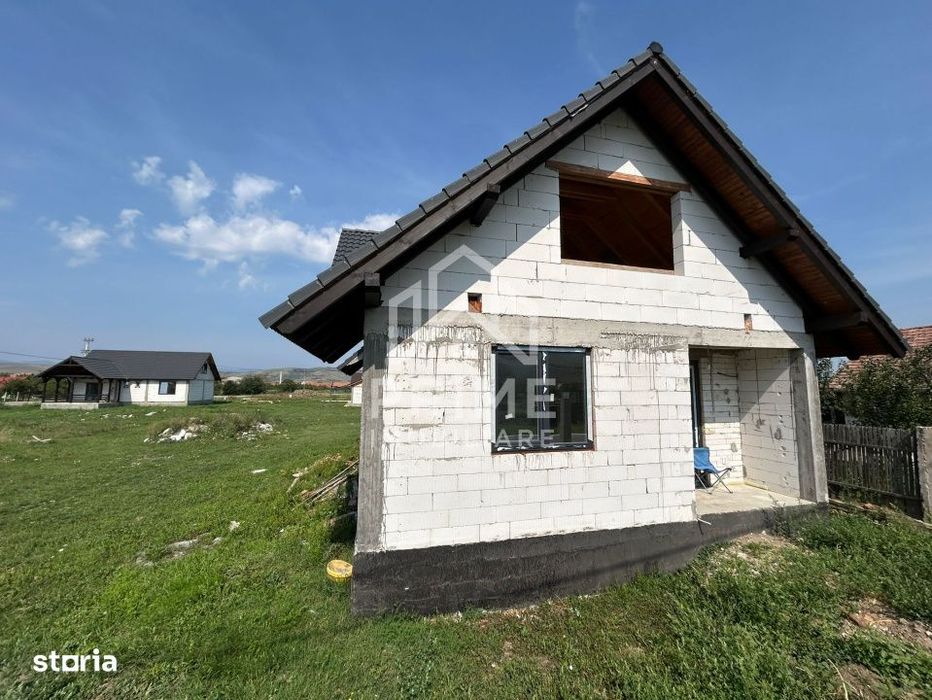 Casa de vanzare , 136 mp + 684 mp teren , Zona Totoi