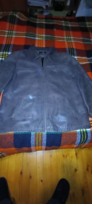 Черно кожено яке