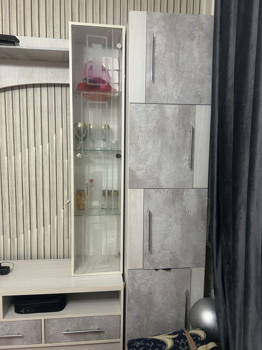 Шкаф с подставкой для телевизора