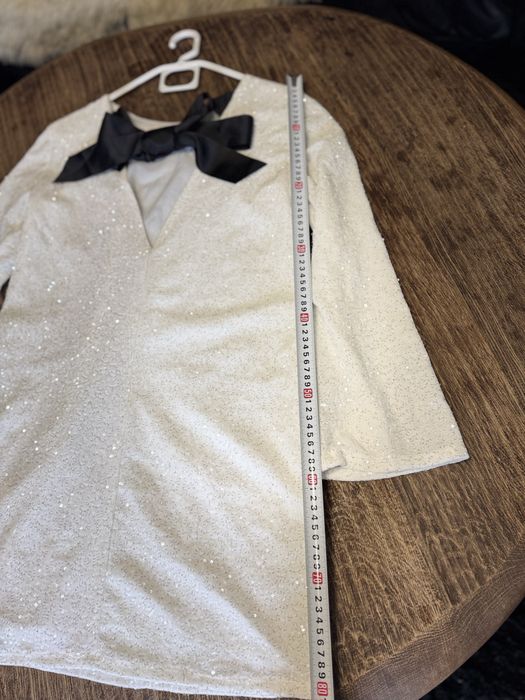 Бяла вечерна рокля