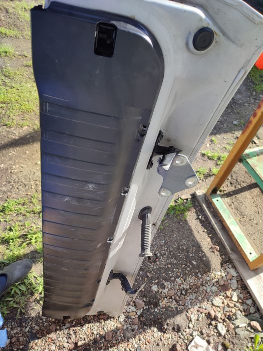 Продам пружину БМВ х5 е70